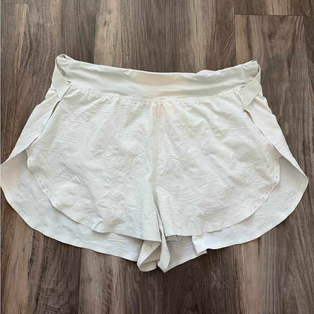 Lululemon Fast and Free High Rise Airflow Shorts 2” Size 10
